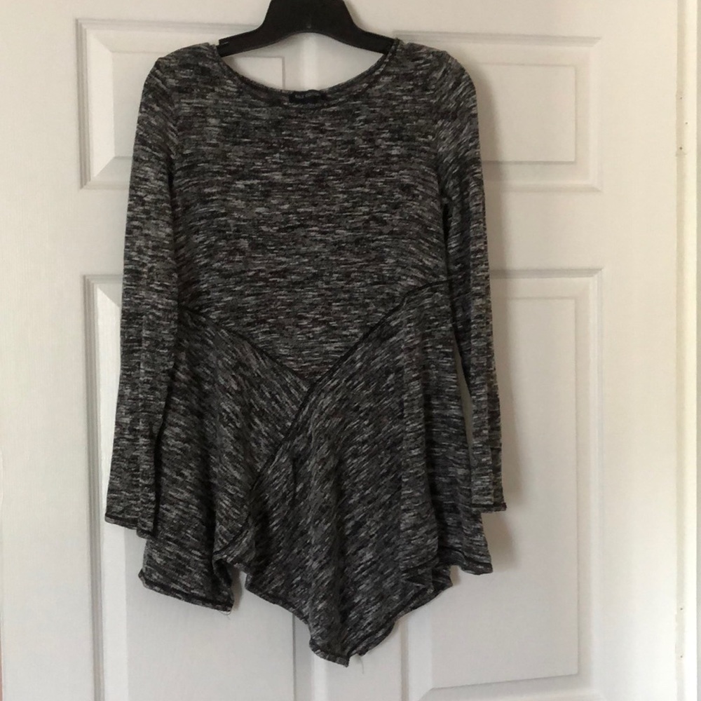 flowy long sleeve shirt size small